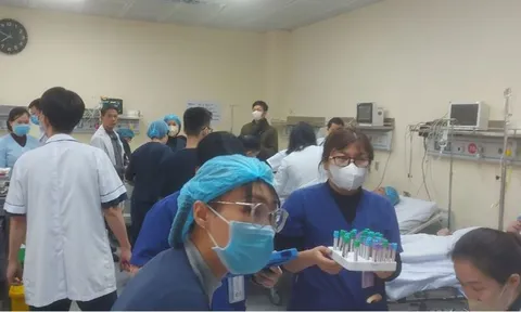 Bệnh viện E cấp cứu nhiều người bị bỏng trong vụ cháy ở Hà Nội 1