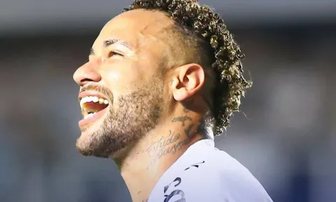 Neymar chấp nhận lương thấp ở Santos
