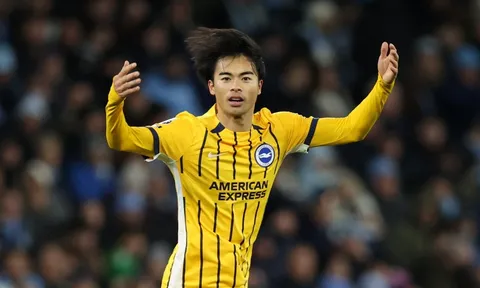 Man City ôm hận vì Mitoma