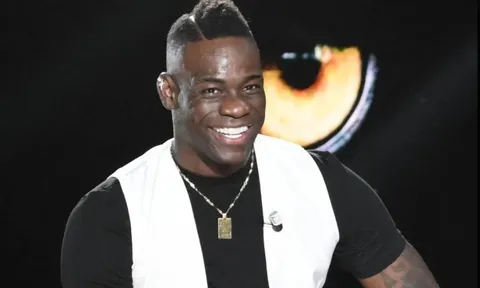 Balotelli sang châu Á chơi bóng