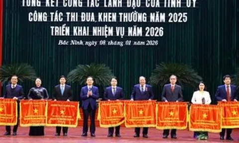 Sở GD&ĐT Bắc Ninh nhận Cờ thi đua của Chính phủ