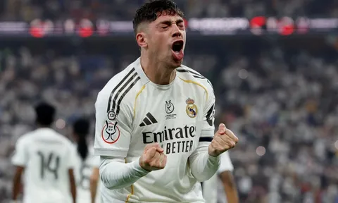 Siêu phẩm của Valverde đưa Real Madrid vào chung kết