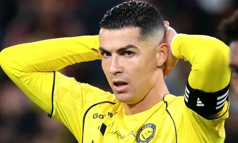 Ronaldo lại thành trò cười