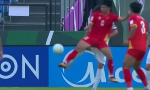 Tiền đạo mang số áo lạ là phát hiện của U23 Việt Nam