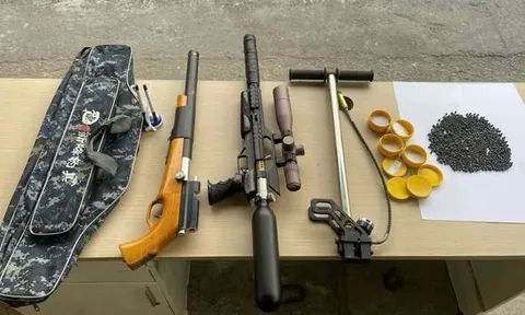 Hải Phòng: Người dân giao nộp súng K54, súng hoa cải và hàng trăm vũ khí các loại