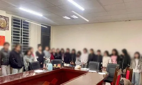 Đồng loạt giải cứu 21 cô gái trẻ trong đường dây mua bán người trá hình quán karaoke