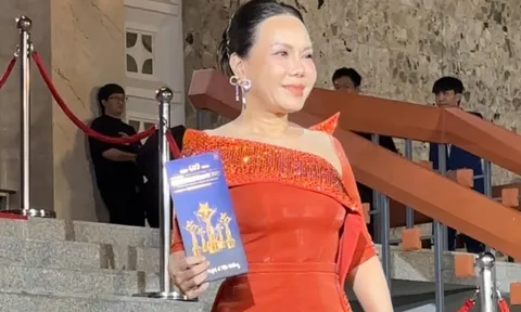 Việt Hương lẻ bóng, lần đầu xuất hiện trước công chúng sau ồn ào