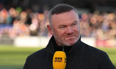 Rooney nghẹn ngào khi chứng kiến em trai tạo địa chấn