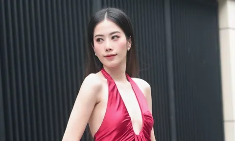 Khán giả ngao ngán khi Nam Em lại chiêu trò trên sân khấu