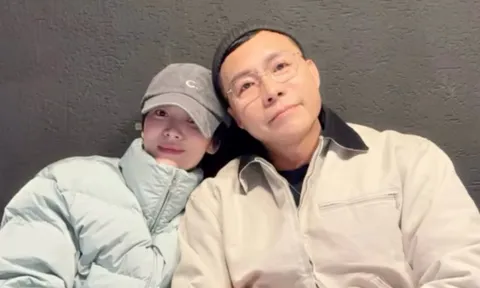 Song Hye Kyo khoe khoảnh khắc thân thiết bên 'bạn thân khác giới'