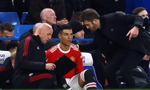 Ronaldo ủng hộ Carrick làm HLV của MU