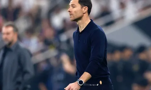 Alonso không sợ thất nghiệp tại Ngoại hạng Anh