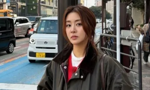 Ngỡ ngàng visual của 'mẹ 2 con' Kang So Ra ở tuổi U40