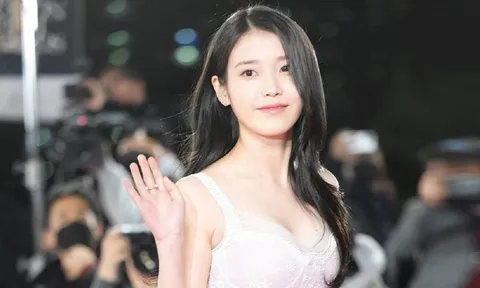 IU từng bật khóc trong vòng tay người đàn ông khiến cô khổ sở nhất showbiz