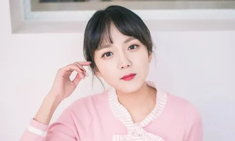 Kang Eun Bi lần đầu tiên chia sẻ về tổn thương tâm lý do bị bắt nạt ở trường học