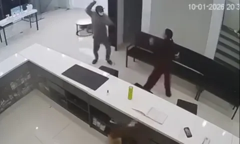 Tóm gọn kẻ cướp tiệm điện thoại táo tợn đang lẩn trốn tại Tp.HCM