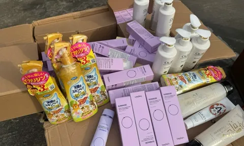 Triệt phá đường dây mua bán 25 tấn hóa mỹ phẩm giả trên mạng