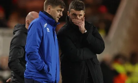 Giới chủ MU họp khẩn với Carrick