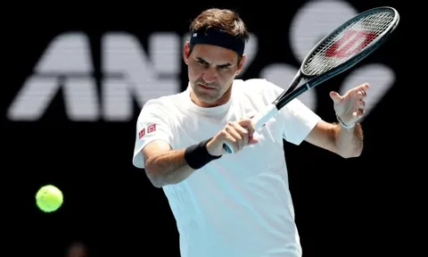 Federer 44 tuổi vẫn khiến Rod Laver Arena nín lặng