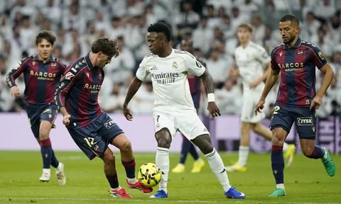 Nội bộ Real dậy sóng