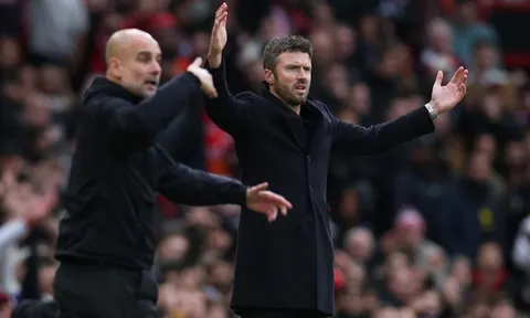 Đến lúc cựu sao MU im lặng, để Carrick tự làm việc