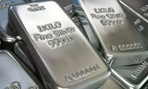 Thị trường bạc đối mặt với biến động mạnh khi Trung Quốc siết van xuất khẩu