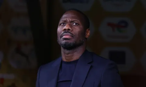 HLV Senegal gây tranh cãi, bị tố hành xử nghiệp dư