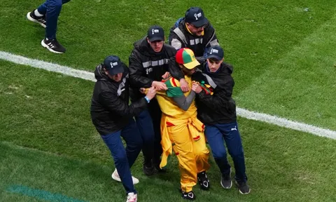 Truyền thông thế giới sốc vì chung kết cúp châu Phi hỗn loạn