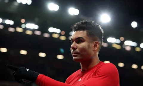 Sai lầm 18 triệu bảng và bài toán Casemiro của MU