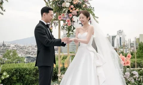 Son Dam Bi ngại ngùng khi được hỏi về cuộc sống hôn nhân