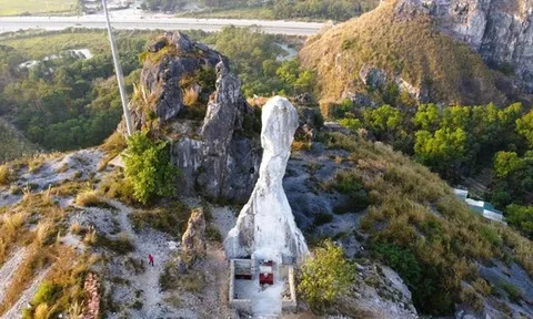 Chủ đầu tư nói về số tiền 17 tỉ đồng gia cố Hòn Vọng Phu