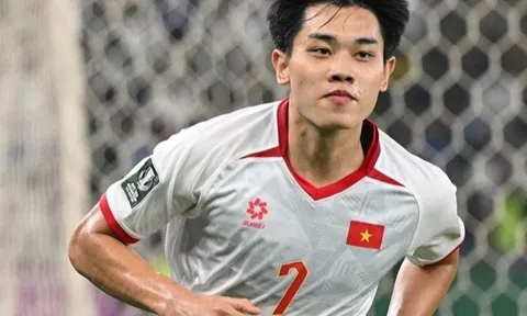 CĐV Trung Quốc tự tin đội nhà khóa chặt Đình Bắc