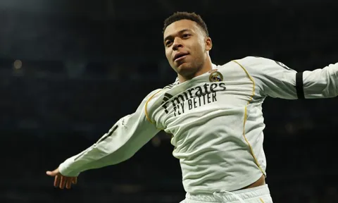 Mbappe san bằng kỷ lục của Ronaldo