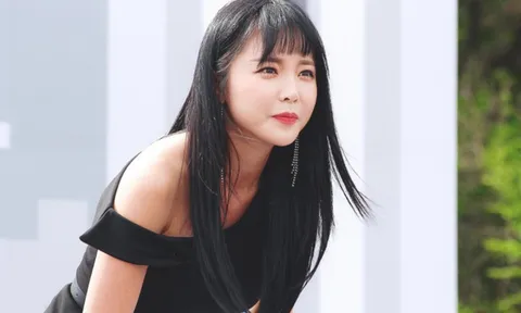 Hong Jin Young lộ diện giữa tin đồn mang thai, diện mạo thế nào?