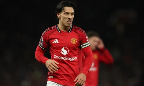 MU tự đánh rơi điểm, không chỉ vì một sai lầm