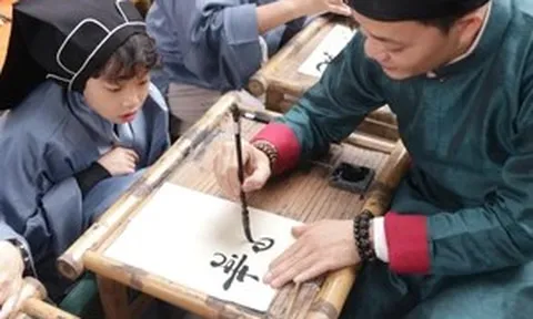 Phát triển văn hóa Việt Nam trong kỷ nguyên mới: Xây dựng con người và môi trường văn hóa làm nền tảng