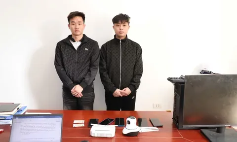 Bắt 2 đối tượng lừa hàng trăm người mua vé xe Tết qua mạng