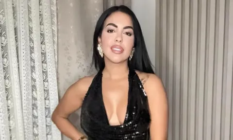 Bà mẹ đơn thân gây sốt vì giống bạn gái Ronaldo