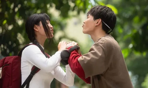 Một sao nữ phải vội đính chính vì đăng clip tình tứ với Anh Tú giữa tin đồn hôn nhân