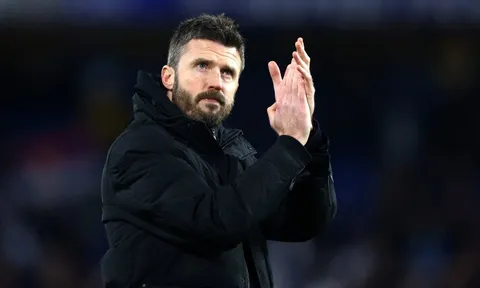 Mourinho mỉa mai Carrick