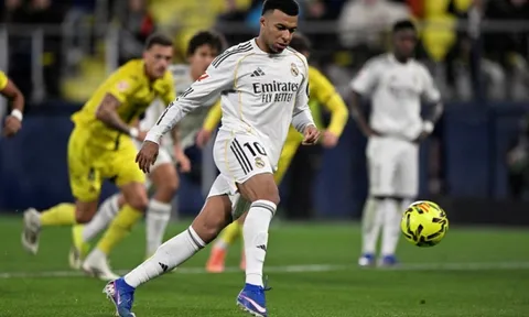 Cú Panenka của Mbappe gây tranh cãi