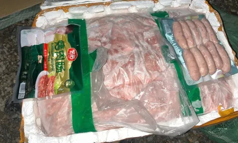 Phát hiện 10 tấn nầm heo, tràng trứng, lạp xưởng không rõ nguồn gốc