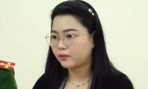 Bắt "nữ quái" mua nguyên liệu tự trộn mỹ phẩm giả bán ra thị trường