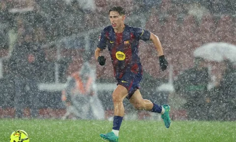 Cảnh tượng khó tin ở sân Camp Nou