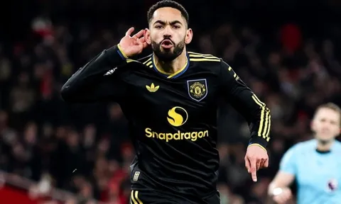 MU đánh bại Arsenal bằng 2 siêu phẩm