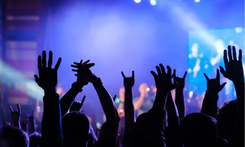 Nghe nhạc, chơi game bằng tai nghe: Hơn 1 tỷ người trẻ đối mặt nguy cơ mất thính lực 0