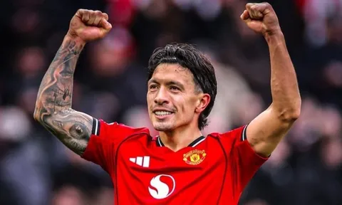 Lisandro Martinez chuộc lỗi