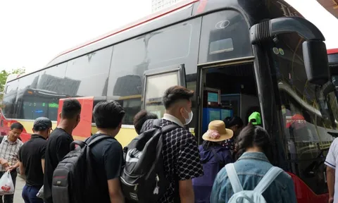 Hà Nội tăng cường hơn 2.400 xe phục vụ hành khách dịp Tết Nguyên đán