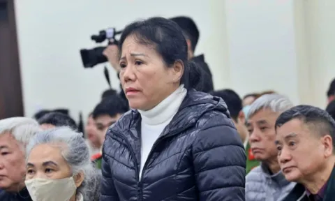 Nhận 10 tỷ đồng từ công ty dược, nữ giám đốc bệnh viện khai "chỉ giữ hộ"