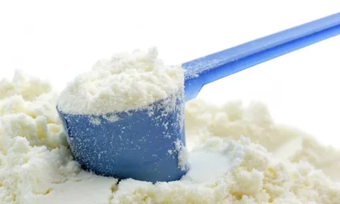 Bộ Y tế yêu cầu thu hồi, gỡ bỏ 5 loại sữa ngoại nghi nhiễm độc tố nguy hiểm 0